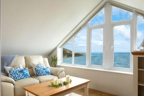 Bedroom/Sitting Area