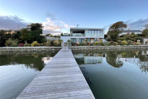 Pontoon and House