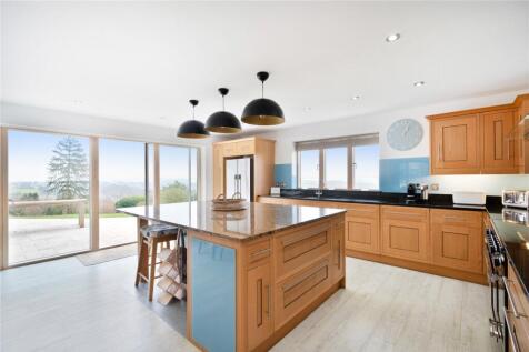 Kitchen / Dining