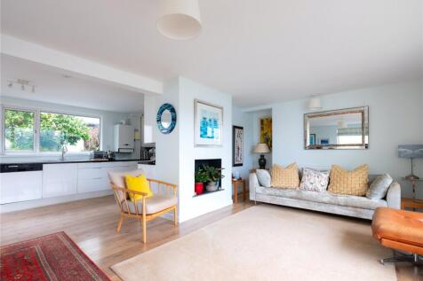 Living Room/Kitchen