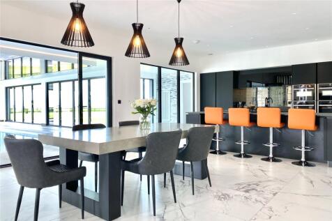Dining/Kitchen