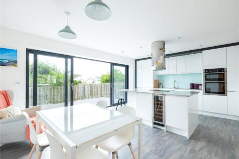 Kitchen / Dining