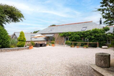 House &amp; Courtyard