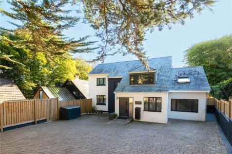 House Front / Drive
