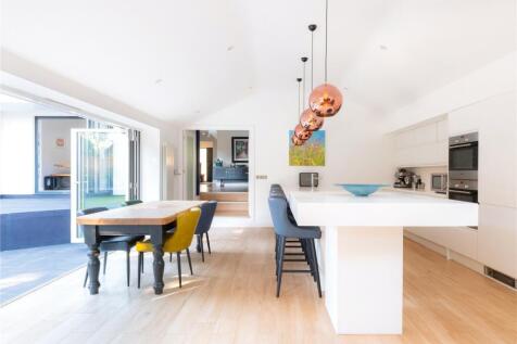 Kitchen / Dining