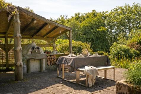 Outdoor Kitchen