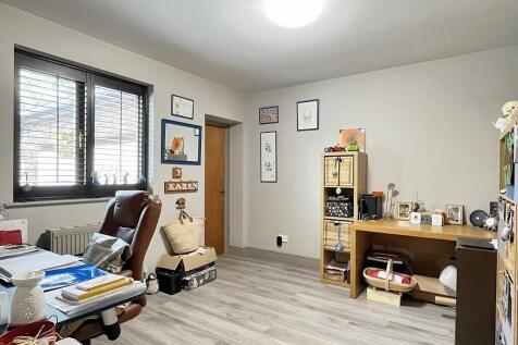 Study / Bedroom 5