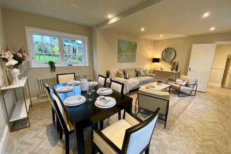 Sitting/Dining Room