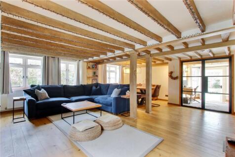 Sitting/Dining Room