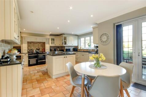 Kitchen/Breakfast Rm