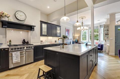 Kitchen/Dining