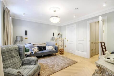 Sitting Room/Bedroom