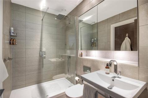 En Suite Shower Rm