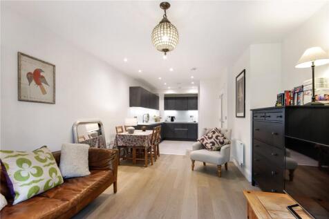 Sitting/Dining Room