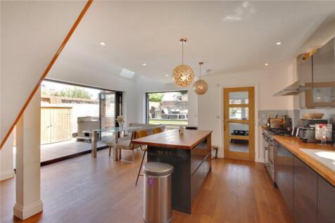 Kitchen/Dining