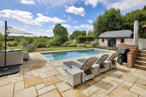 Pool &amp; Terrace