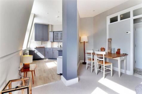 Kitchen/Reception
