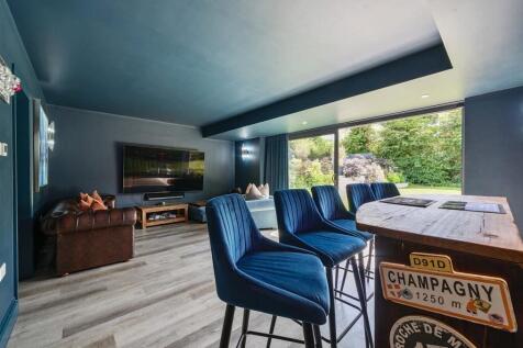 Bar/Games Room