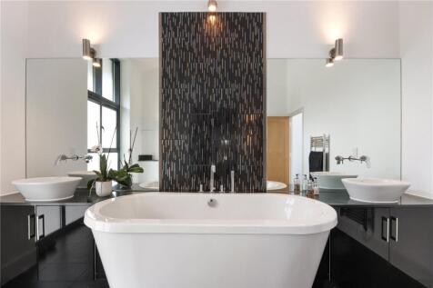 En Suite Bathroom