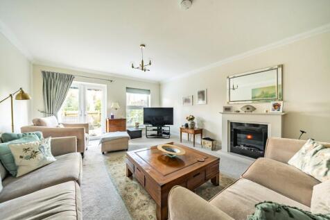 Sitting/Dining Room