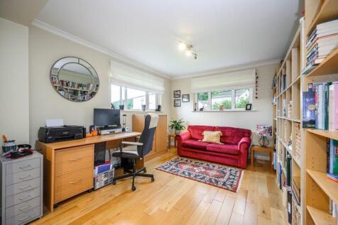Bedroom/Office