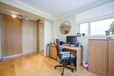 Bedroom/Office