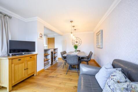 Living/Dining Area
