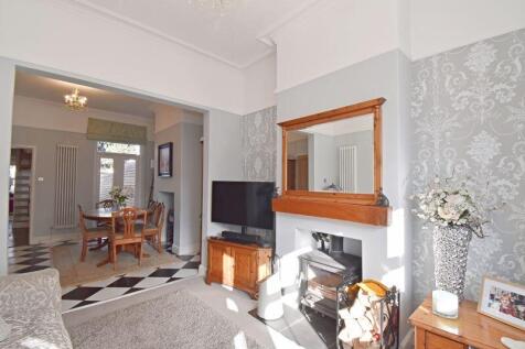 Sitting/Dining Room