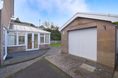 Storage and Conservatory