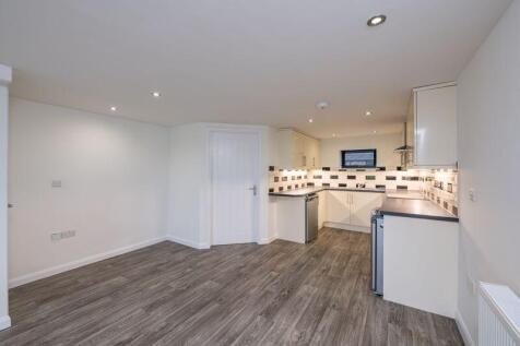 Open plan living/kitchen/dining room