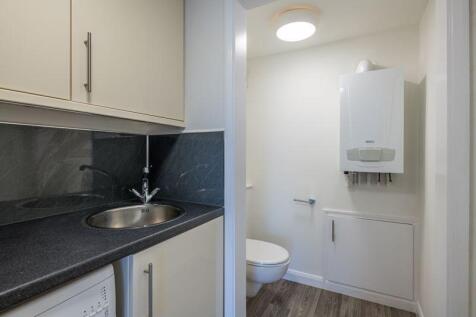 Utility &amp; cloakroom