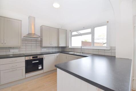 Newly fitted kitchen 