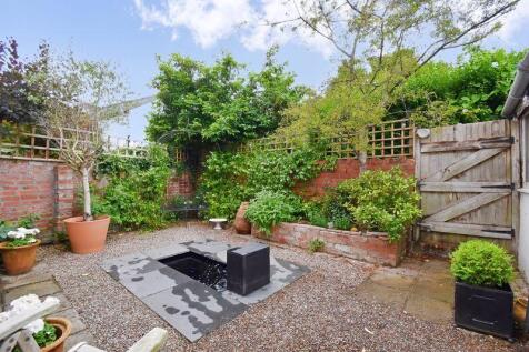 Courtyard garden