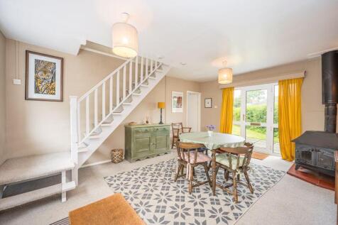Sitting Room / Dining Room
