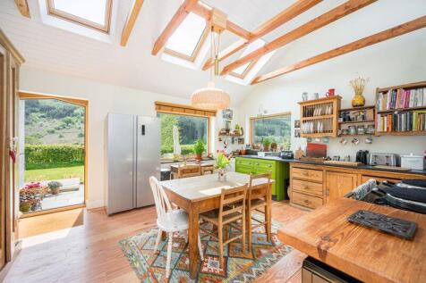 Kitchen / Breakfast Room
