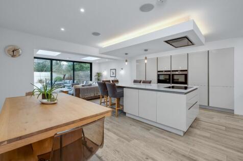 Kitchen/Dining