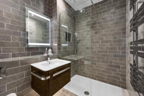 Main En Suite