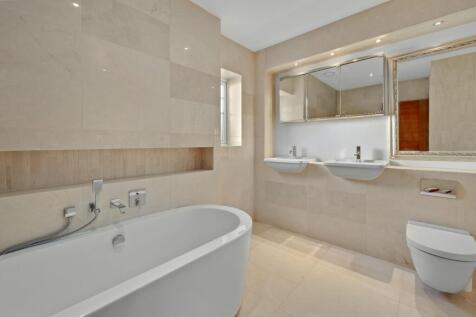 Main En Suite
