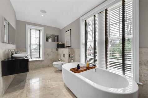 Main En Suite
