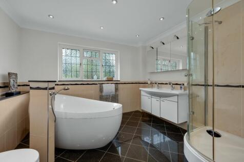Main En Suite