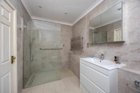 Main En Suite