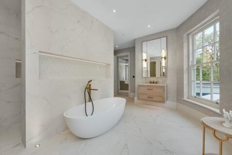 Main En Suite