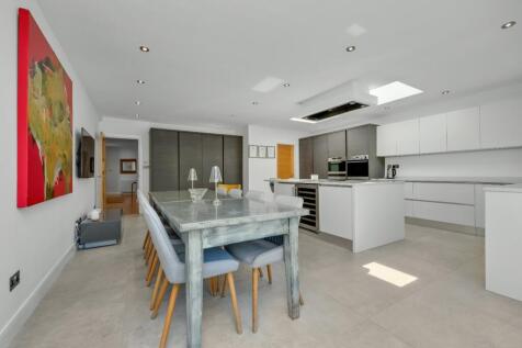 Kitchen/Dining