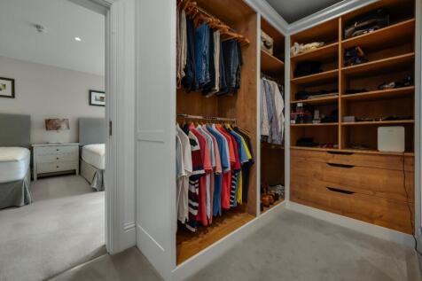 Dual Dressing Room