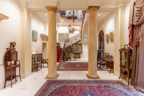 Galleried Hall