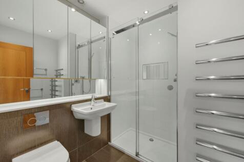Main En Suite
