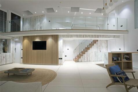 Mezzanine Reception
