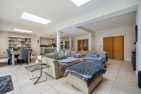Dining/Family Room