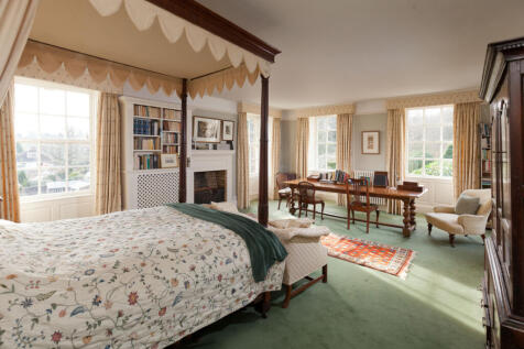 Main Bedroom