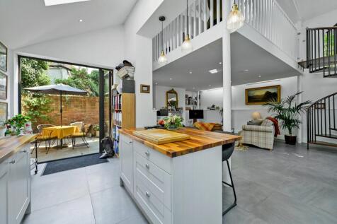 Kitchen/Reception
